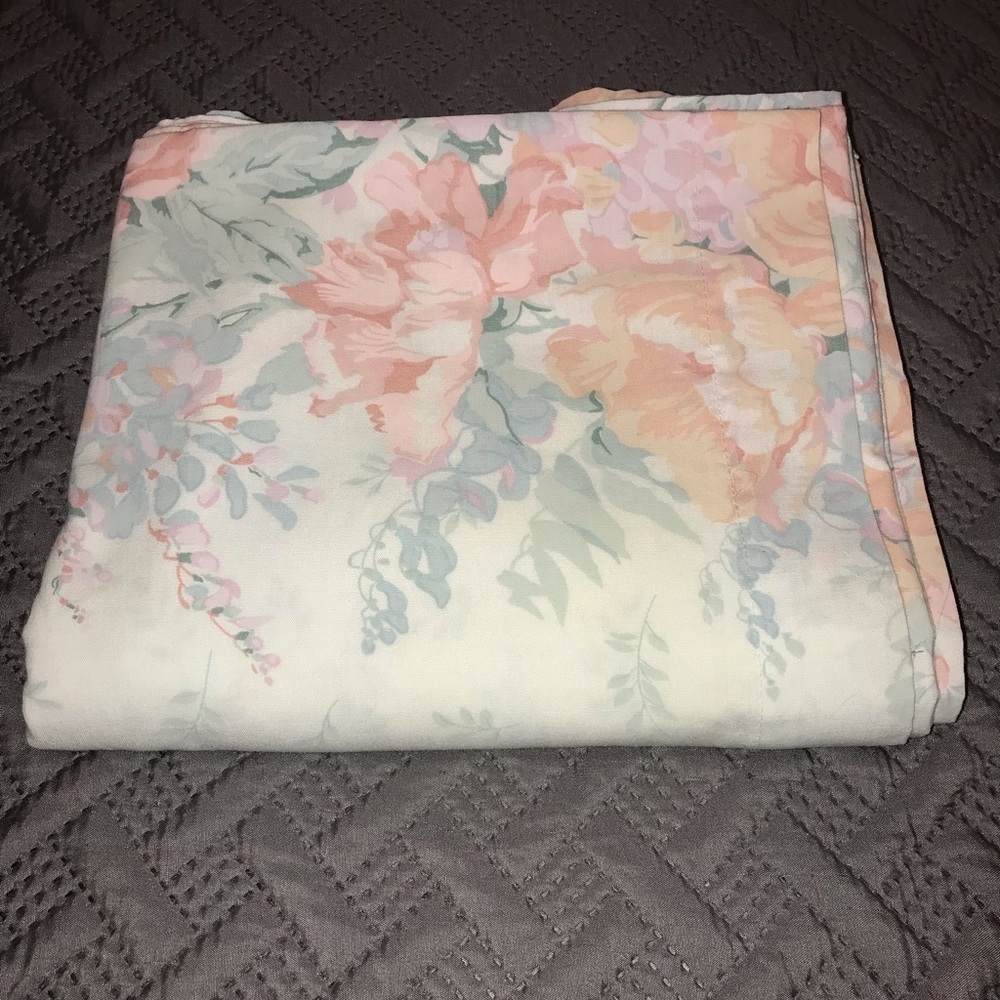 Vintage Cannon Full Size Floral Flat Sheet No Iron